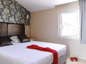Joker Side Hill Suite Hotel