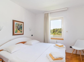 Nice Home in Medulin With Wifi and 1 Bedrooms