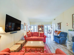 1 Block to Beach - Home w/ Pool in Old Naples!