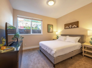 Hull Street Loft 2 Bedroom Townhouse by RedAwning