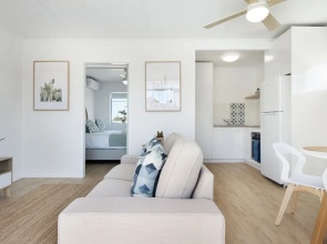 Ventura Beach Motel - 1 Bedroom Unit 9