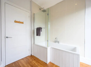 The Knap by Tŷ SA - Waterfront Views