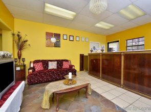 American Inn & Suites Russellville