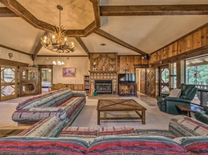 House of Angels Retreat w/ Deck Near Winter Park