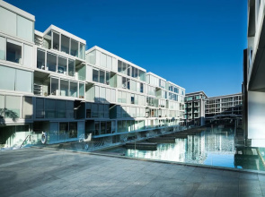 Waterfront Luxury with Pool & Gym