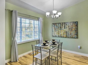 Stunning Anchorage Townhome ~ 5 Mi to Dtwn!