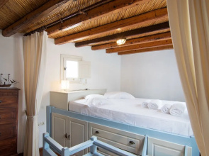 Serifos Houses Hora