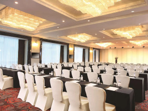 DoubleTree by Hilton Guangzhou-Free Shuttle Bus to Canton Fair Complex & Overseas Buyer Registration Services during Canton Fair Period