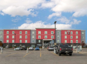 Best Western Plus Airport Inn & Suites