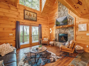 Gorgeous & Secluded 3 BDR Cabin in Mineral Bluff!