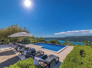 Seaview Pool House Mytilus