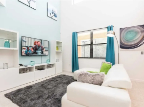 Veranda Palms Real Magic 6 Bedroom Home with Private Pool and Spa