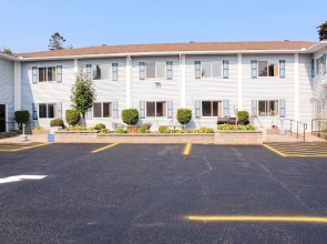Super 8 by Wyndham Pembroke