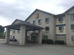 Super 8 Uniontown PA
