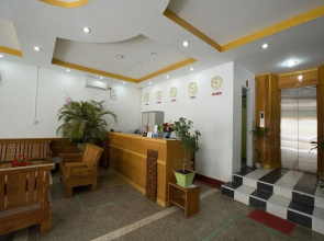 Kaung Wai Hotel
