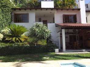 Alugo quarto com internet