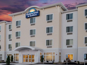 Days Inn by Wyndham Cadiz