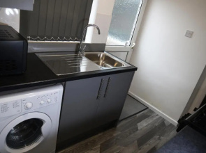 West View House - 3 Bedrooms - Parking - Workstays UK - Video Tour Available