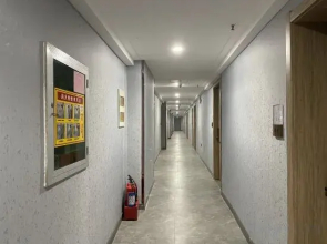 Taiyuan Yunshuiyi Hotel (Taiyuan Xuefu Street Subway Station)