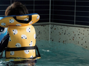 Doan Kids Pool Villa Hotel