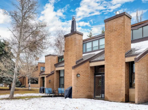 Parkside Condo by Avantstay Walk to Ski Lifts + Town Pool & Hot Tub Access