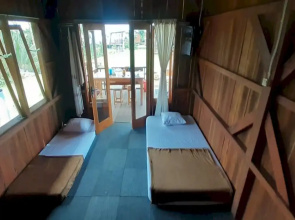 EXPRESS O 91041 Cottage Saung Suluh