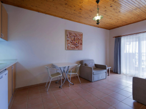 Villa Moonflower Apart Hotel