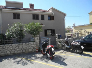 Apartment Damir with Sea View 22 pax