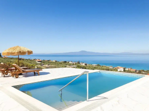 Seaview Getaway With Pool Panoramic Views