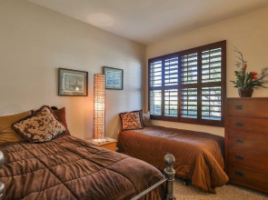 Golfers Paradise on the 5th Hole - Three Bedroom Condo