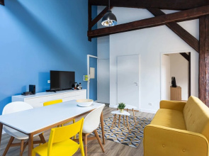 Bright 2BR Loft With a Quiet Patio