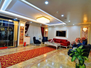 Novelty Hotel