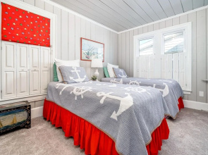 Inhale, Exhale 6 Bedroom Home by Redawning