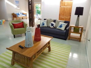 The Island Hub at Red Frog Beach Resort