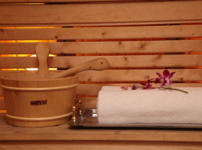 Savoy Crest Hotel Apartments