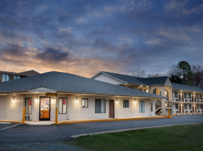 Super 8 by Wyndham Burlington NC
