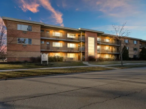Charming 1BR Apt in Arlington Heights