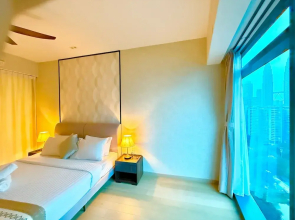 Eaton Residence by crystal