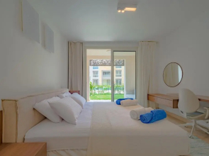 Seaview 3 BR with Beach & Pool access BBQ in Mangroovy