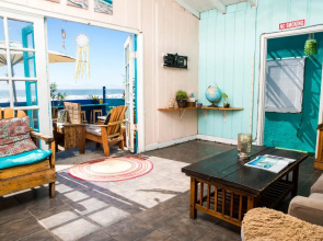 ITH Beach Bungalow Surf Hostel