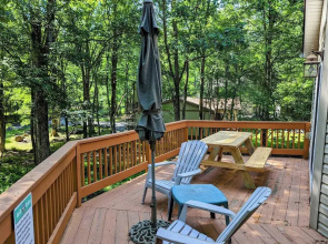 The Bear Foot Lodge by Avantstay Game Room, Deck, Beach/lake Access