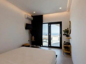 Lackos Luxury Suites