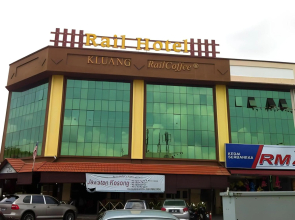 Capital O Rail Hotel