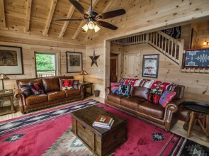 Large Lakefront Cabin W/kayaks And Boathouse 5 Bedroom Home