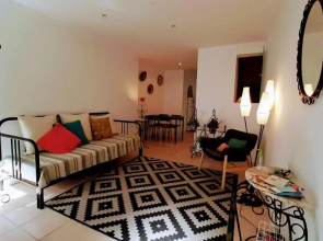 Happy Terrace Downtown Tiny House 100% Portuguese