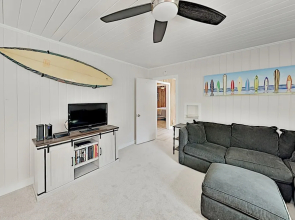 612sunny 2 Bedroom Home