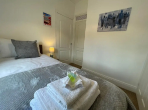Lovely 3 -bed House in Jarrow With Free Parking