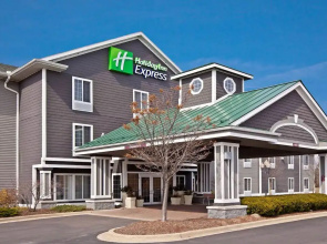 Holiday Inn Express Grand Rapids SW by IHG