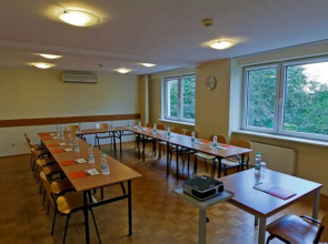 Hotel Wilanów Warszawa by DeSilva