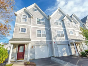 Canal Landing Court 48
